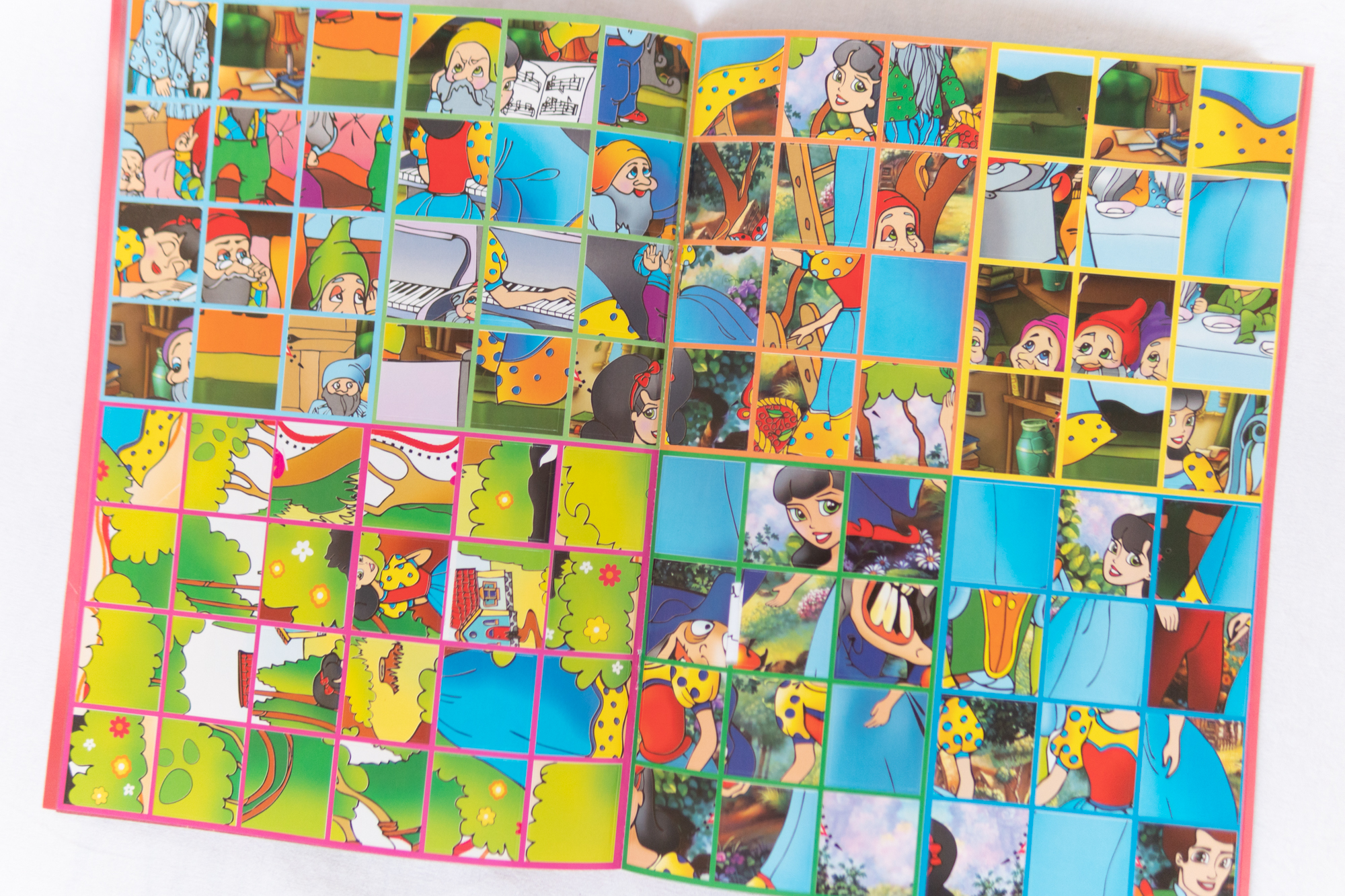 Malbuch für Kinder Farben Kreativität ukrainische Sprache Ausmalbild Schneewittchen und die sieben Zwerge mit Puzzle-Aufklebern